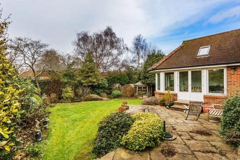 4 bedroom detached house for sale - BEECH CLOSE, EFFINGHAM, KT24