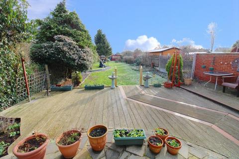 18 Lessness Avenue, Bexleyheath, DA7 5SJ