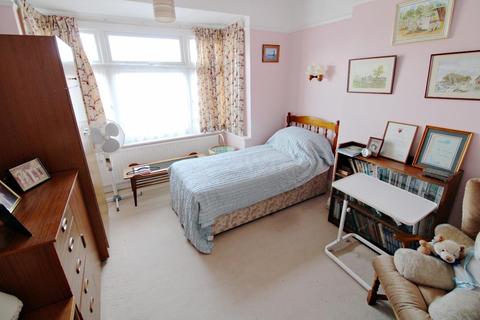 18 Lessness Avenue, Bexleyheath, DA7 5SJ