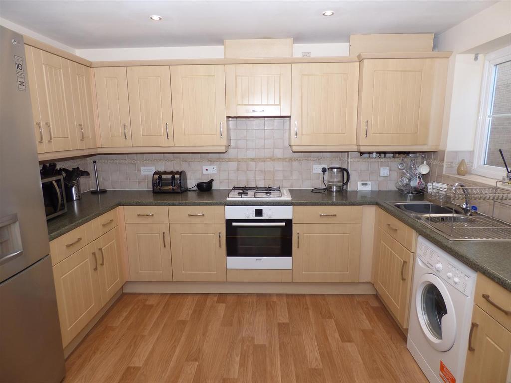 Briar Vale, Whitley Bay 2 bed apartment £650 pcm (£150 pw)