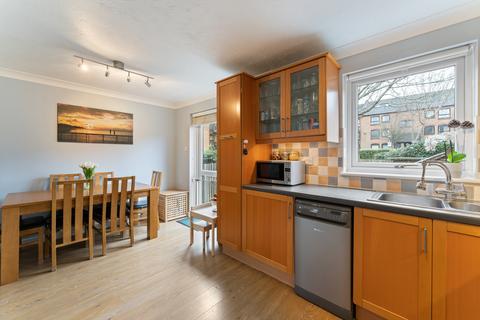 undefined, Manchester Road, London, E14