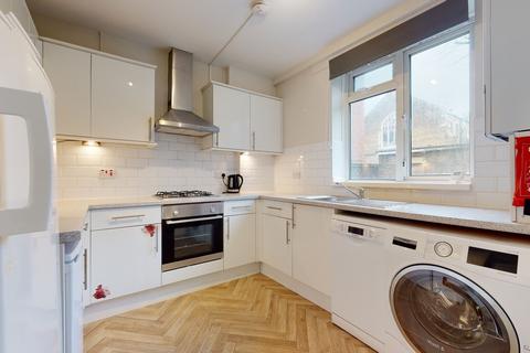 3 bedroom ground floor flat to rent - St. Marys Square