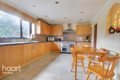 5 bedroom detached house for sale - Hollywood Lane, Rochester