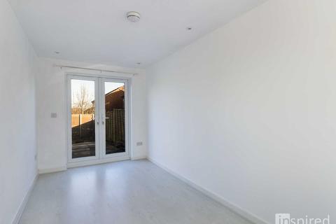 33 Vyne Crescent, Great Holm, Milton Keynes, MK8 9EJ
