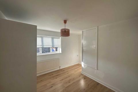 33 Vyne Crescent, Great Holm, Milton Keynes, MK8 9EJ