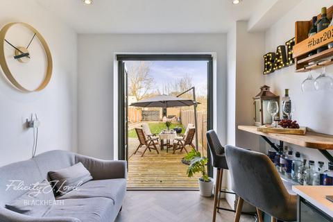 3 bedroom detached house for sale - Shooters Hill, London