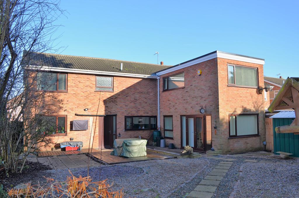 Goodes Lane, Syston 5 bed detached house £500,000