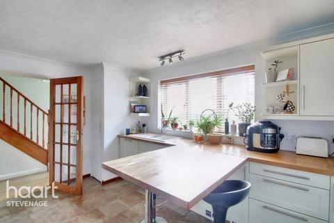 9 Parkway, Stevenage, SG2 8DJ