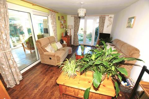 32 Cauldham Close, Capel Le Ferne, Folkestone, CT18 7HH