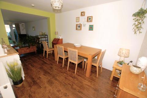 32 Cauldham Close, Capel Le Ferne, Folkestone, CT18 7HH