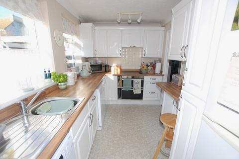 32 Cauldham Close, Capel Le Ferne, Folkestone, CT18 7HH
