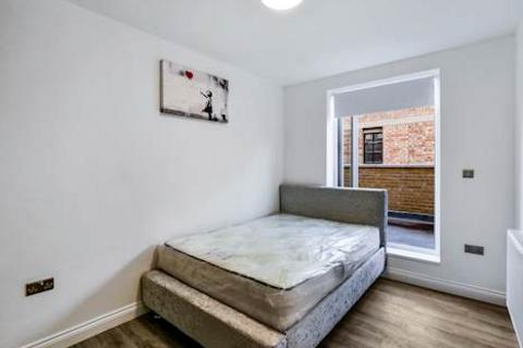 2 bedroom apartment to rent, Bethnal Green Road, Bethnal Green, E2