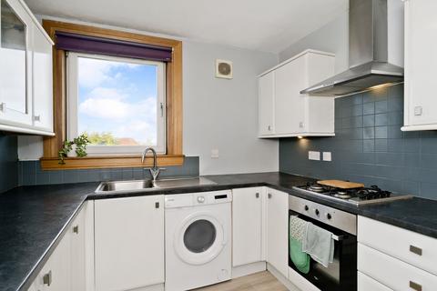 24/2 Clermiston Grove, Edinburgh, EH4 7DE