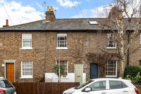 31 Albion Road, Twickenham, TW2 6QJ