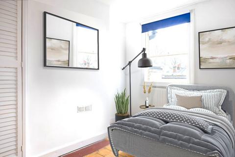 31 Albion Road, Twickenham, TW2 6QJ