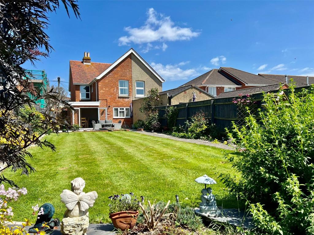 Carrington Lane, Milford on Sea, Lymington, Hampshire, SO41 3 bed semi