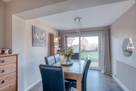 17 Jacomb Road, Lower Broadheath, Worcester, WR2 6QW