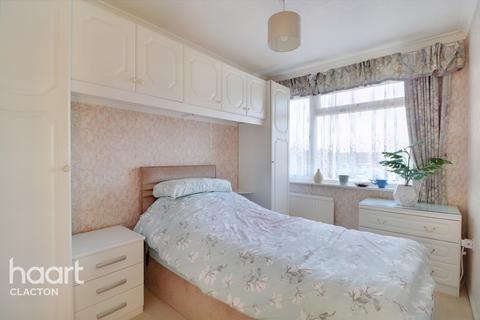 3 bedroom semi-detached house for sale - Longfields, Clacton-On-Sea