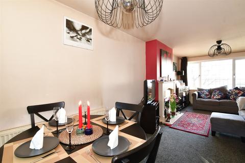 4 Hever Croft, Rochester, ME2 2NN