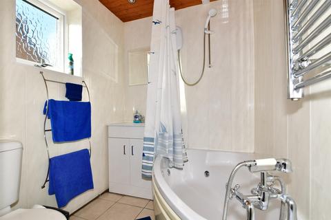 4 Hever Croft, Rochester, ME2 2NN
