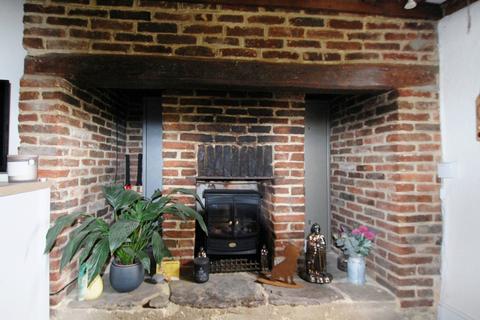 2 bedroom cottage for sale - South of Billingshurst Village