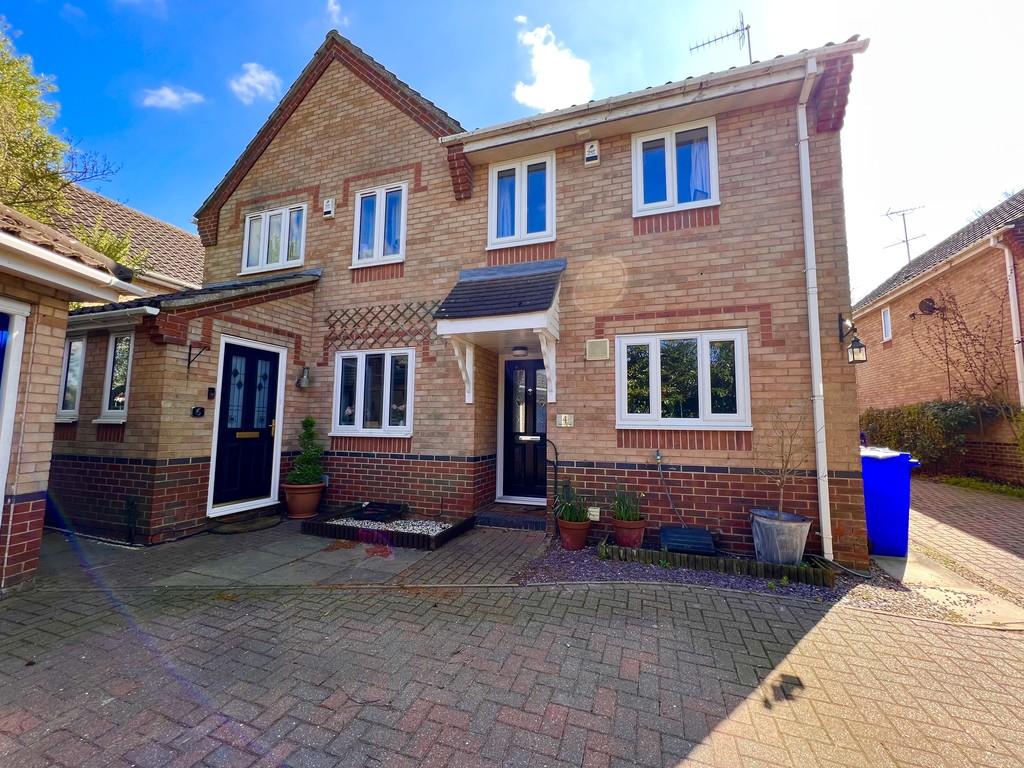 Hawthorn Road, Haverhill 3 bed semidetached house for sale £269,995