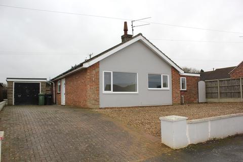 4 bedroom detached bungalow to rent - Hall Farm Gardens, East Winch