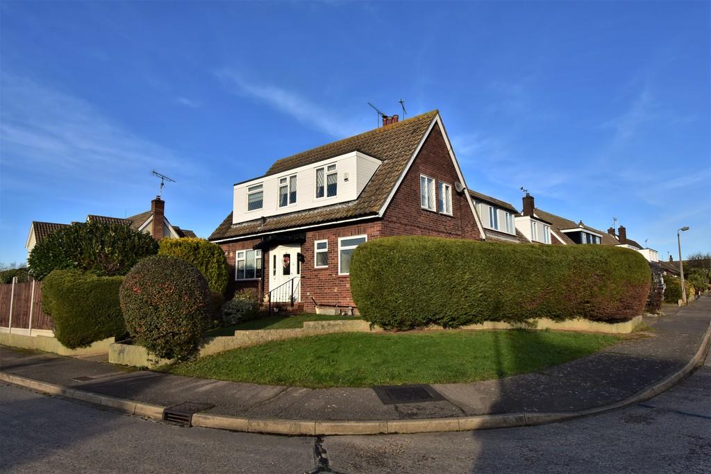 Priory Farm Road, Hatfield Peverel... 3 bed semidetached house £465,000