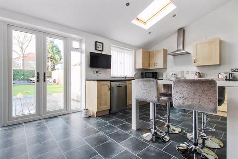 5 bedroom semi-detached house for sale - South Gipsy Road, Welling