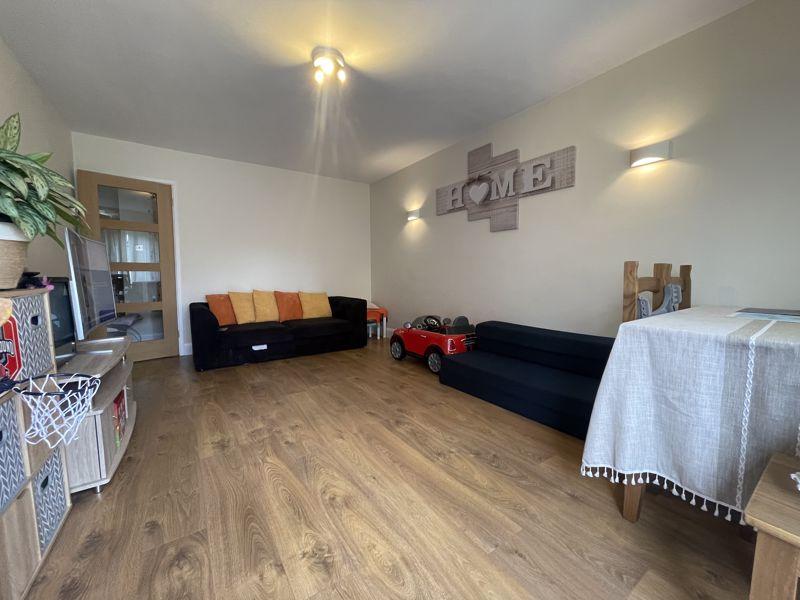 Blundell Road, Edgware 2 bed £315,000