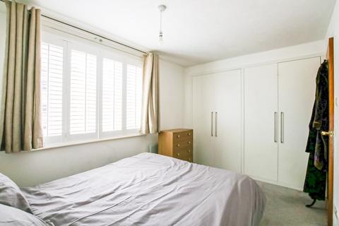 16 Summerhill Way, Mitcham, CR4 2NJ