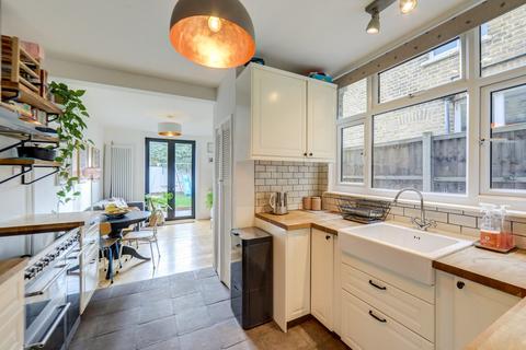10 Beacon Road, London, SE13 6EH