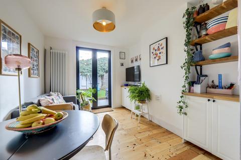 10 Beacon Road, London, SE13 6EH