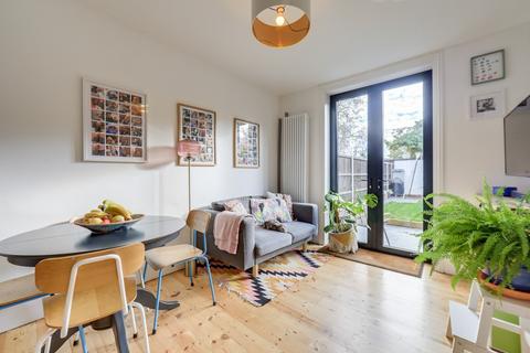10 Beacon Road, London, SE13 6EH
