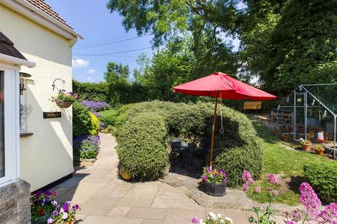 4 bedroom detached house for sale, Howle Hill, Ross-On-Wye, Herefordshire, HR9