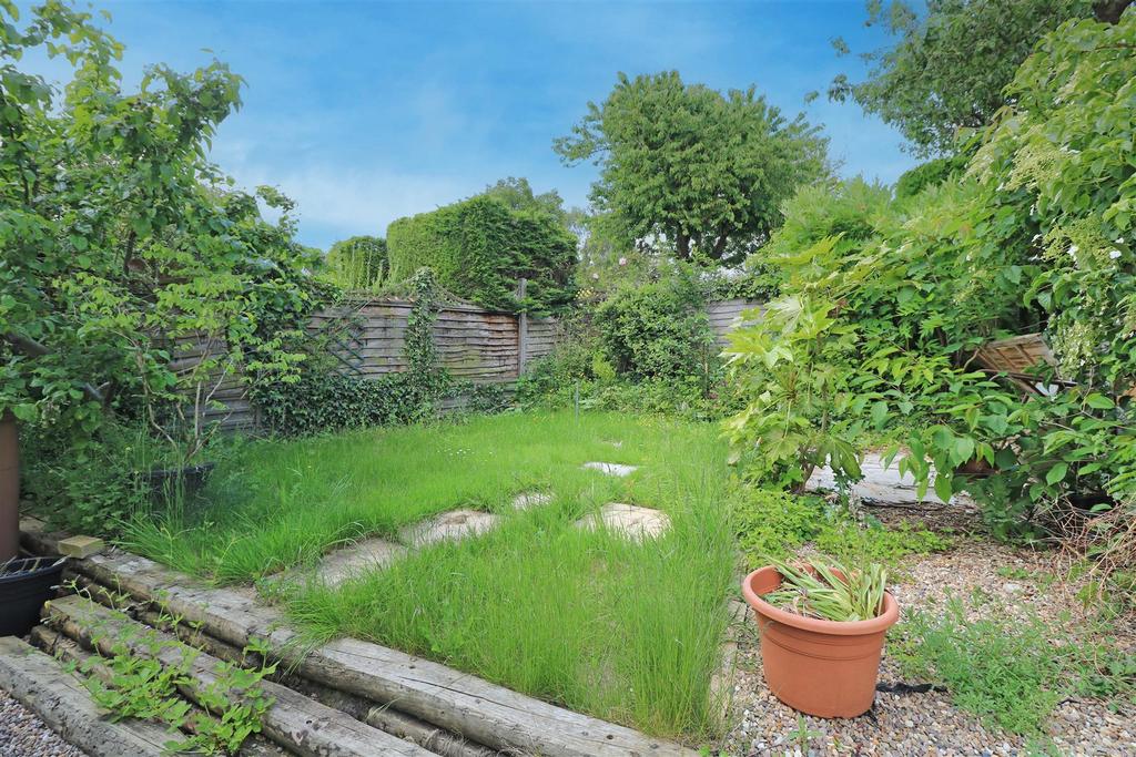 Chatham Green, Little Waltham... 3 bed semidetached house for sale £