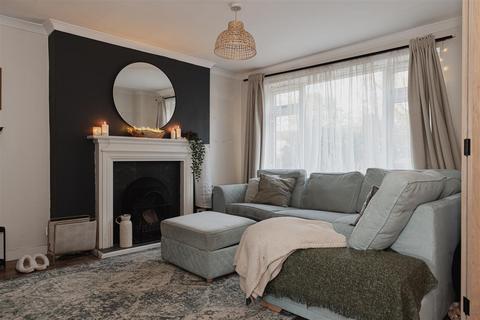 17 Lonesome Lane, Reigate, RH2 7RE