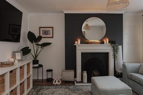 17 Lonesome Lane, Reigate, RH2 7RE
