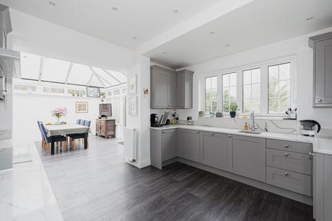 71 Banstead Road, Epsom, KT17 3HH
