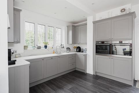 71 Banstead Road, Epsom, KT17 3HH