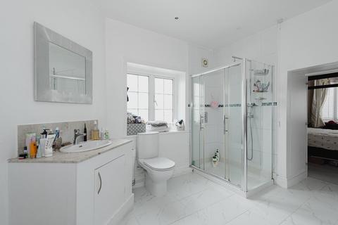 71 Banstead Road, Epsom, KT17 3HH