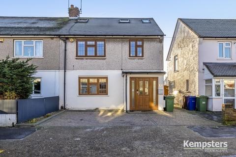 32 Webster Road, Stanford-le-hope, SS17 0BE