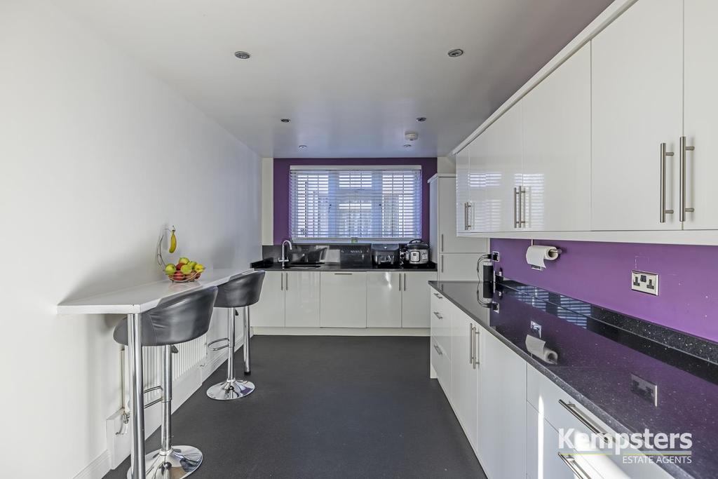Kitchen 3.jpg