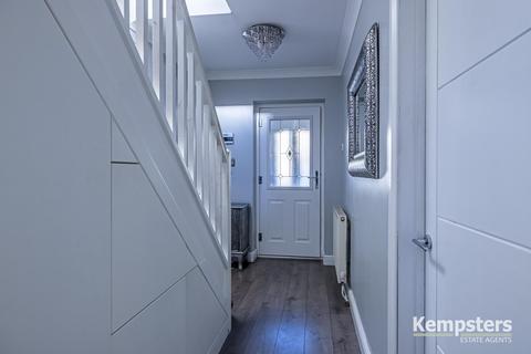 32 Webster Road, Stanford-le-hope, SS17 0BE