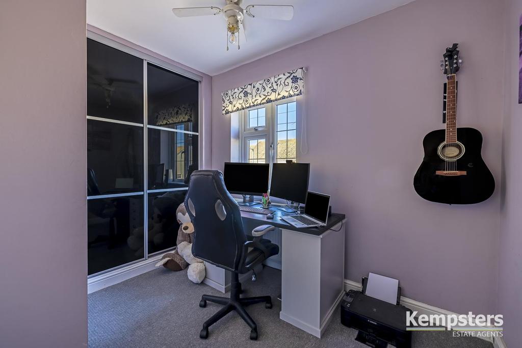 Bedroom 4.jpg