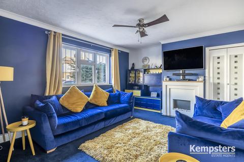 32 Webster Road, Stanford-le-hope, SS17 0BE