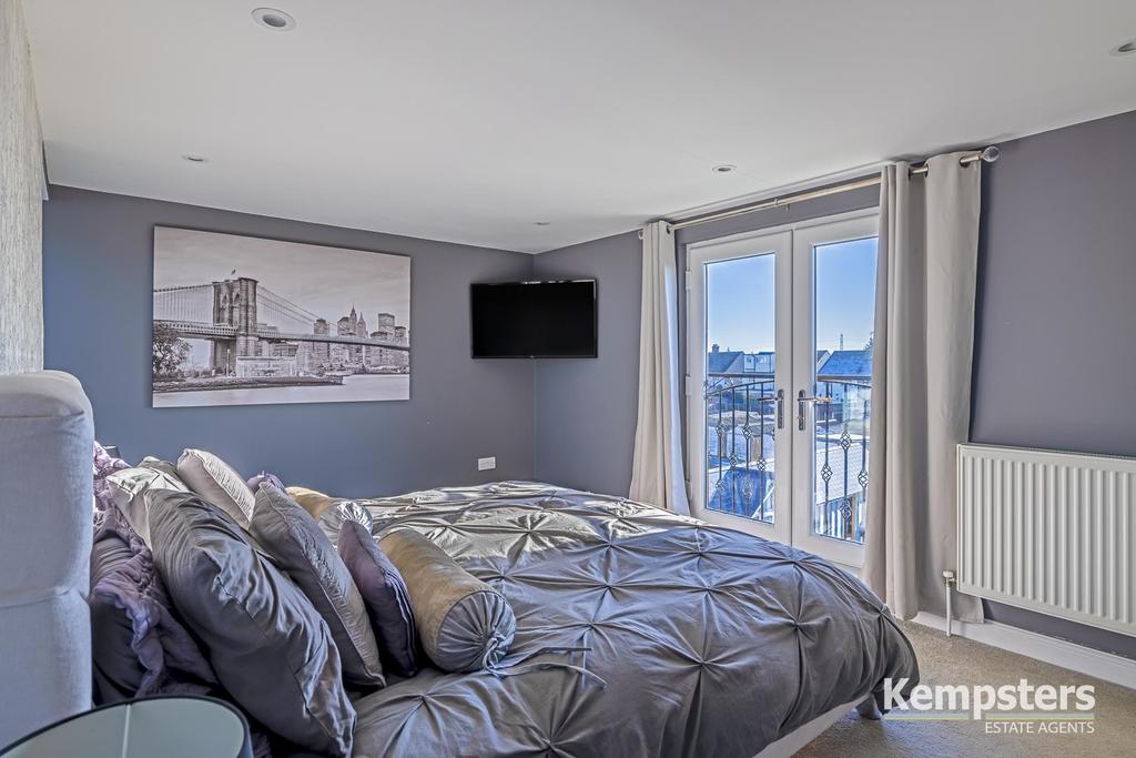 Bedroom 1.jpg