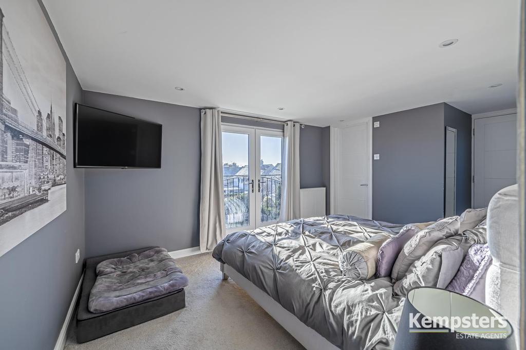Bedroom 1 3rd.jpg