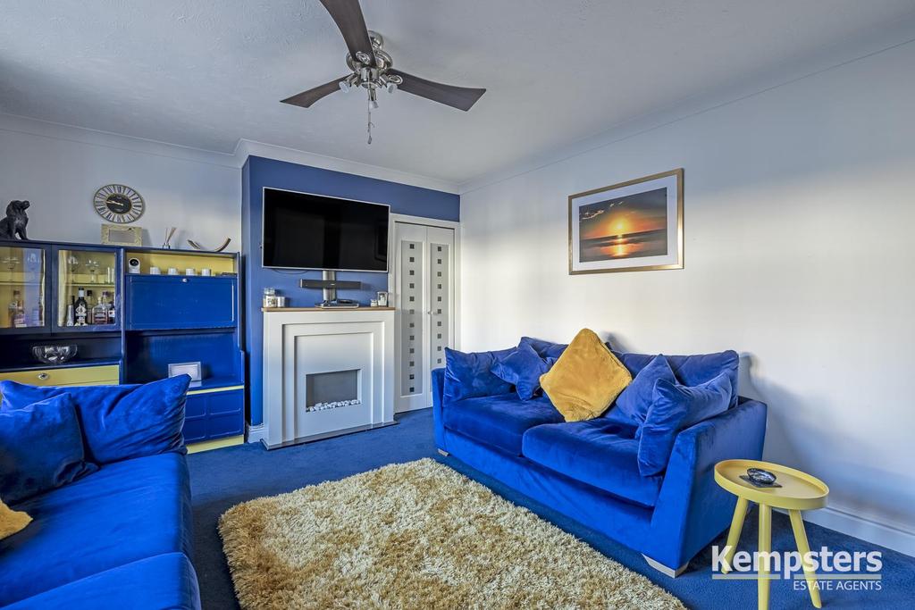 Lounge 2.jpg