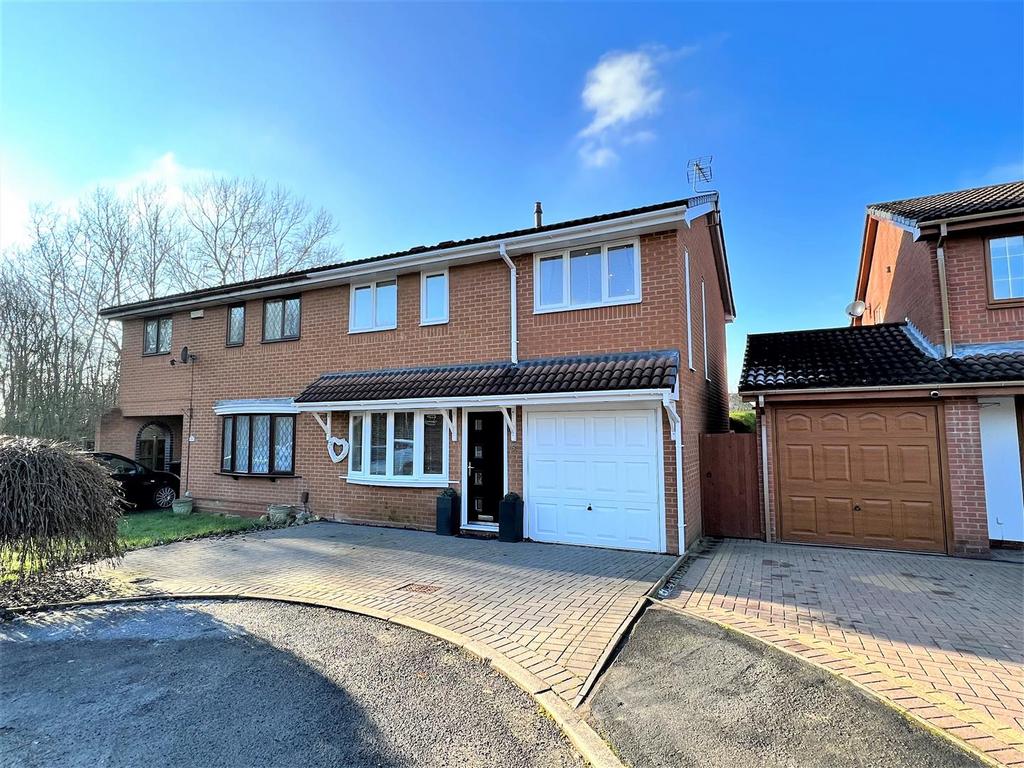 Launceston Drive, Horeston Grange... 3 bed semidetached house £279,950